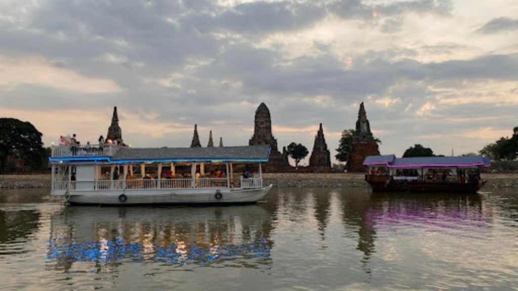 ล่องเรือแม่น้ำเจ้าพระยา